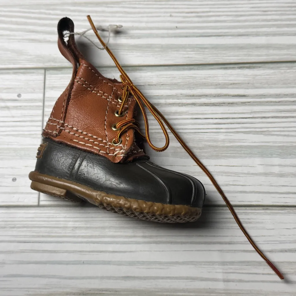 L.L. Bean Brown and Black Bean Boots Keychain Accessory New Without Tag - Image 2