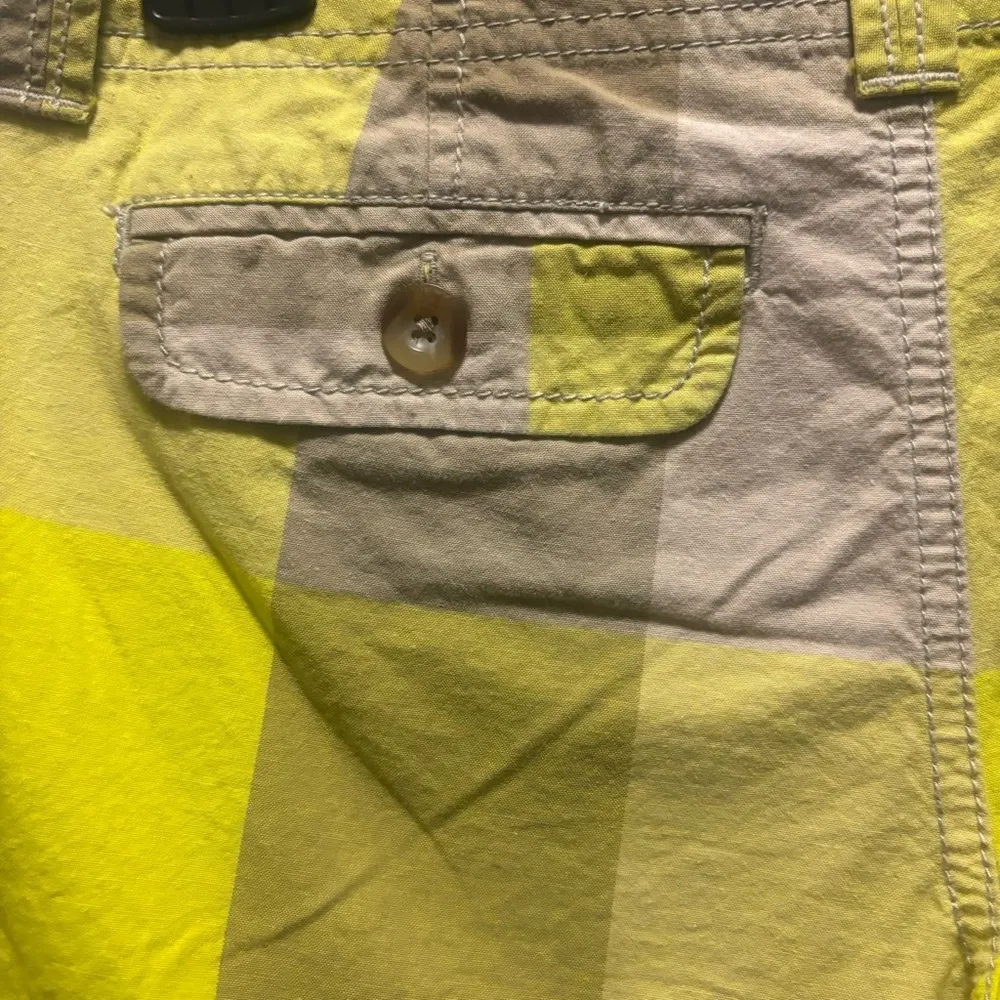 Old Navy Womens Yellow Plaid Shorts Size 2 - Image 5