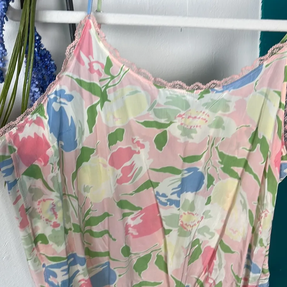 By Timo lace trimmed floral Cami. Size sm - Image 2