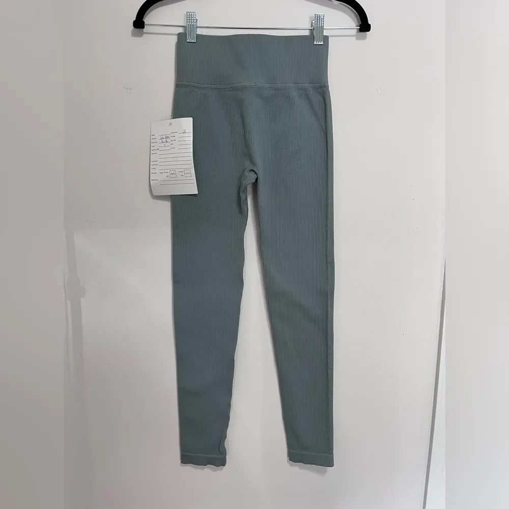 APPAREL COUTURE Ribbed Leggings Women Size Small 24” Sage Sky NWT - Image 4