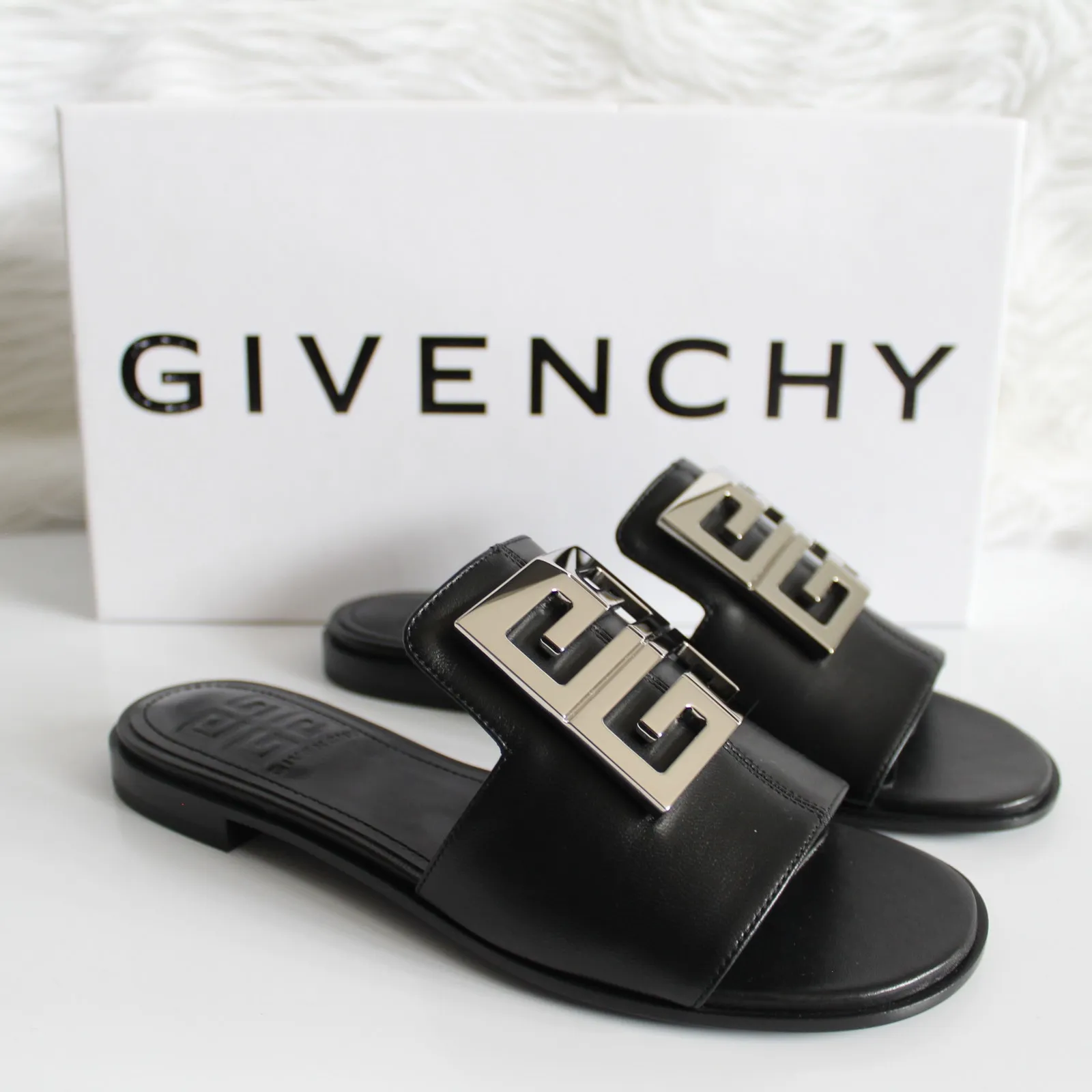 New Givenchy 4G Black Leather Silver Logo Slides - Image 4