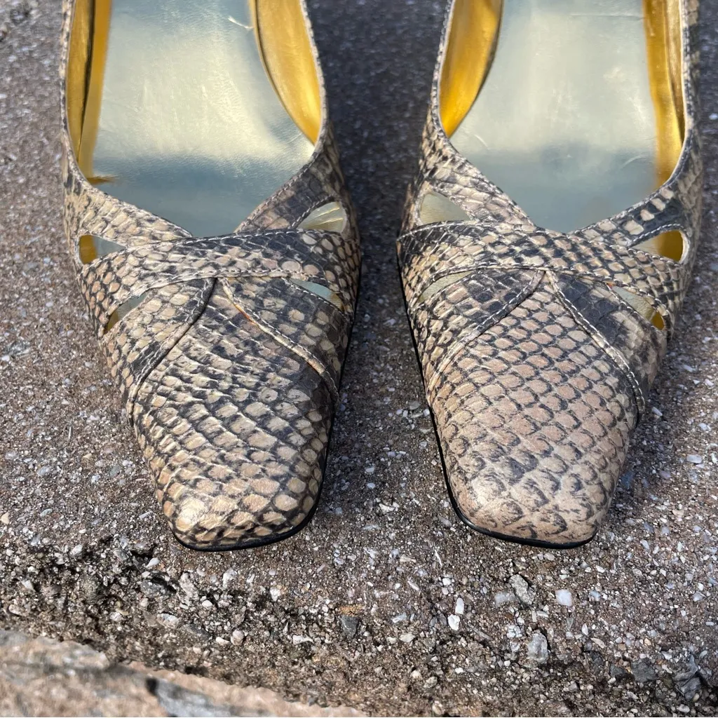 J Renee Women’s Size 9N Marion Gold/Cream Faux Snakeskin Kitten Heel Pumps Brown - Image 2