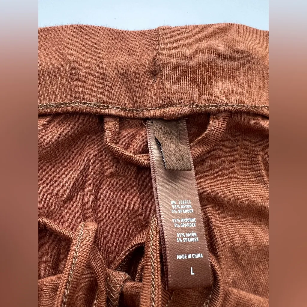 SKIMS Sleep Lounge Pants in Copper brown wide leg L - Image 4