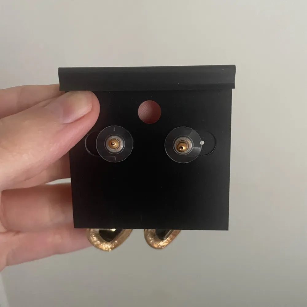 Saks fifth Avenue earrings - Image 3