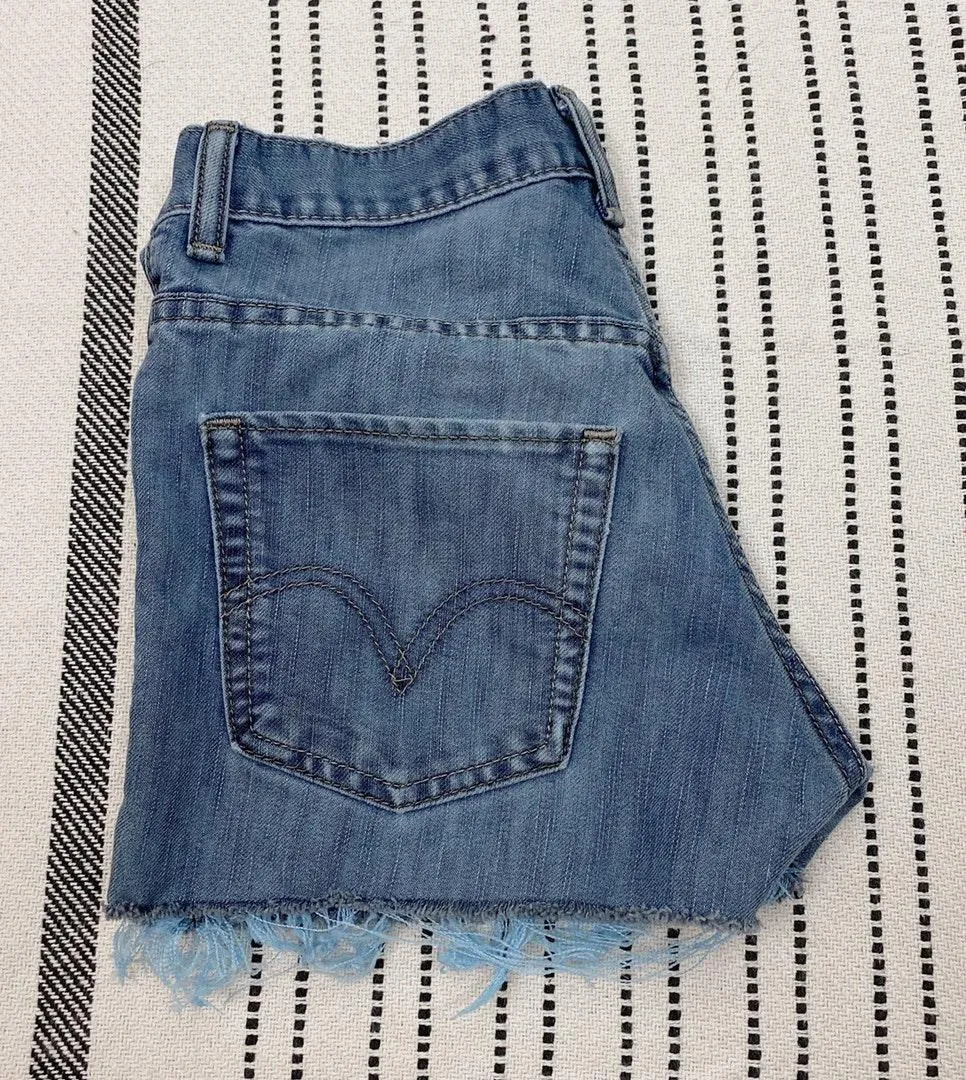 Levi’s Cutoff Denim Shorts 26” - Image 4