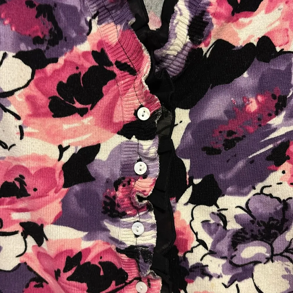 MARINA LUNA BRAND BLACK PINK PURPLE FLORAL LIGHT WEIGHT SWEATER WITH BLACK LACE Size L - Image 5