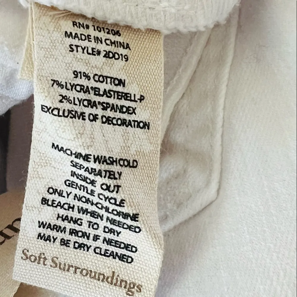 SOFT SURROUNDINGS Ultimate High Rise Lace Hem Slim Crop White Jeans Size 8 NEW - Image 9