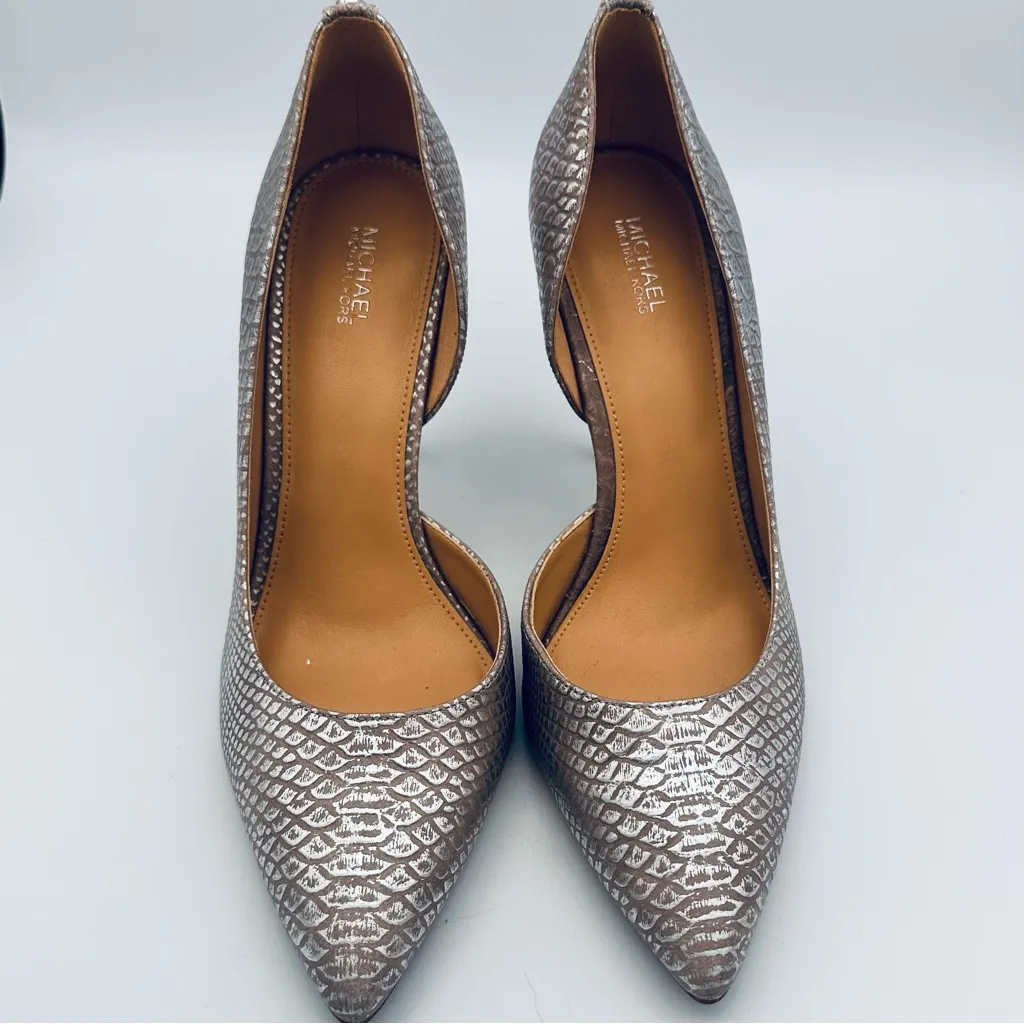 Michael Michael Kors NATHALIE FLEX
HIGH PUMP
METALLIC EMBOSSED LEATHER - Image 3