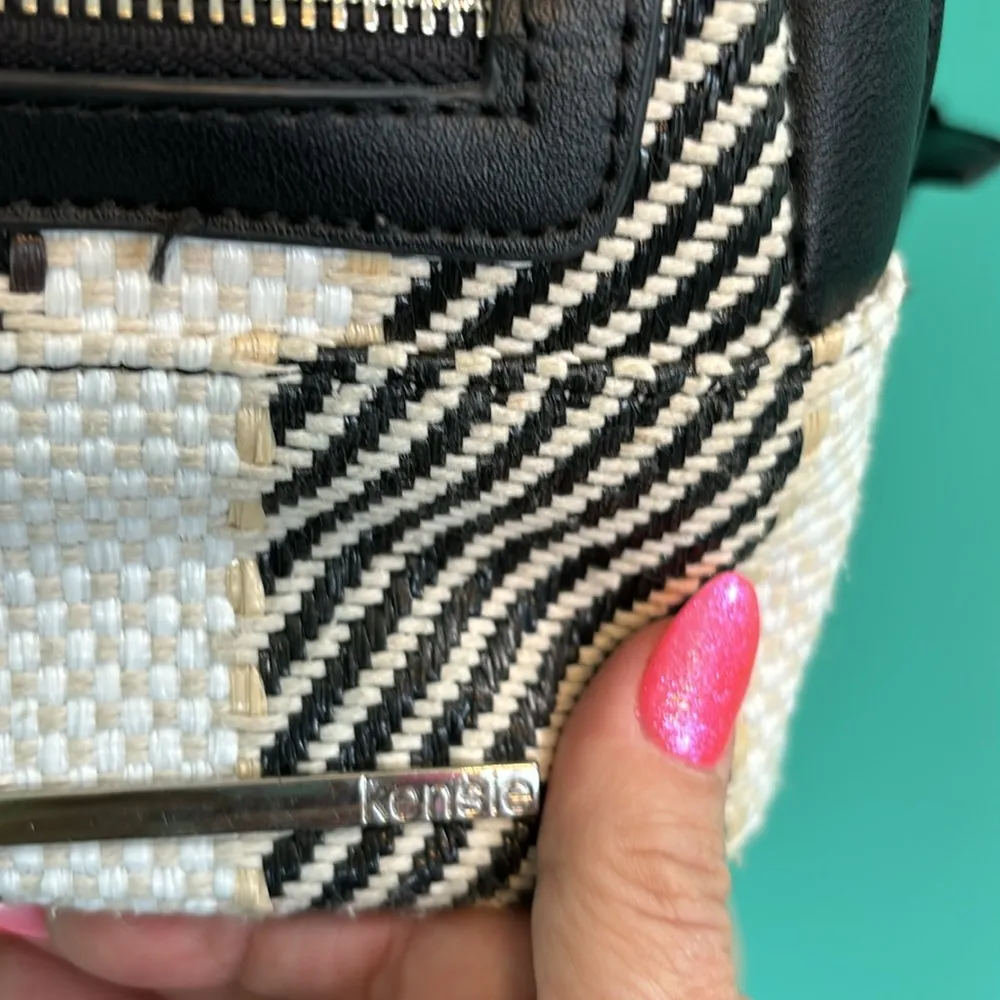 KENSIE brand BLACK/TAN/WHITE WOVEN MATERIAL BACK PACK - Image 3