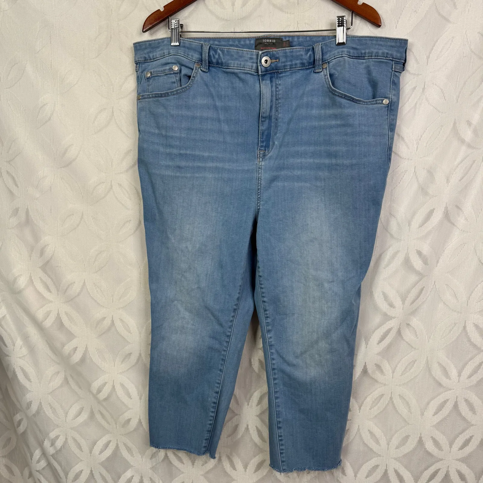 Torrid MidFit Skinny Super Soft High-Rise Cropped Jeans‎ Size 20 - Image 3