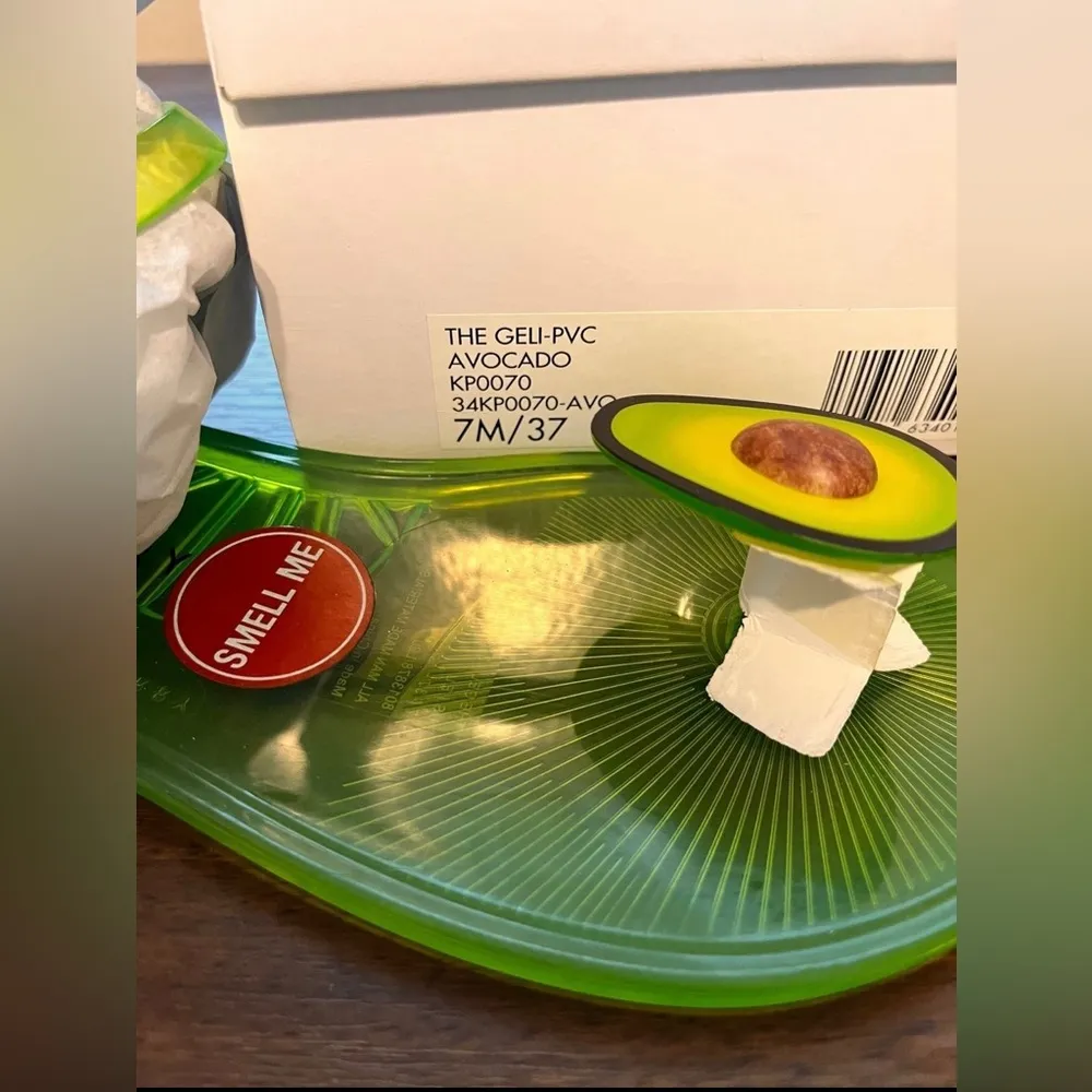 Katy Perry Women's The Geli Flat Sandal, Avocado, 7 Medium US Green - Image 5