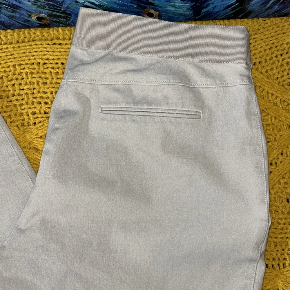 Elie Tahari Size 6 Bootcut Khakis - Image 8