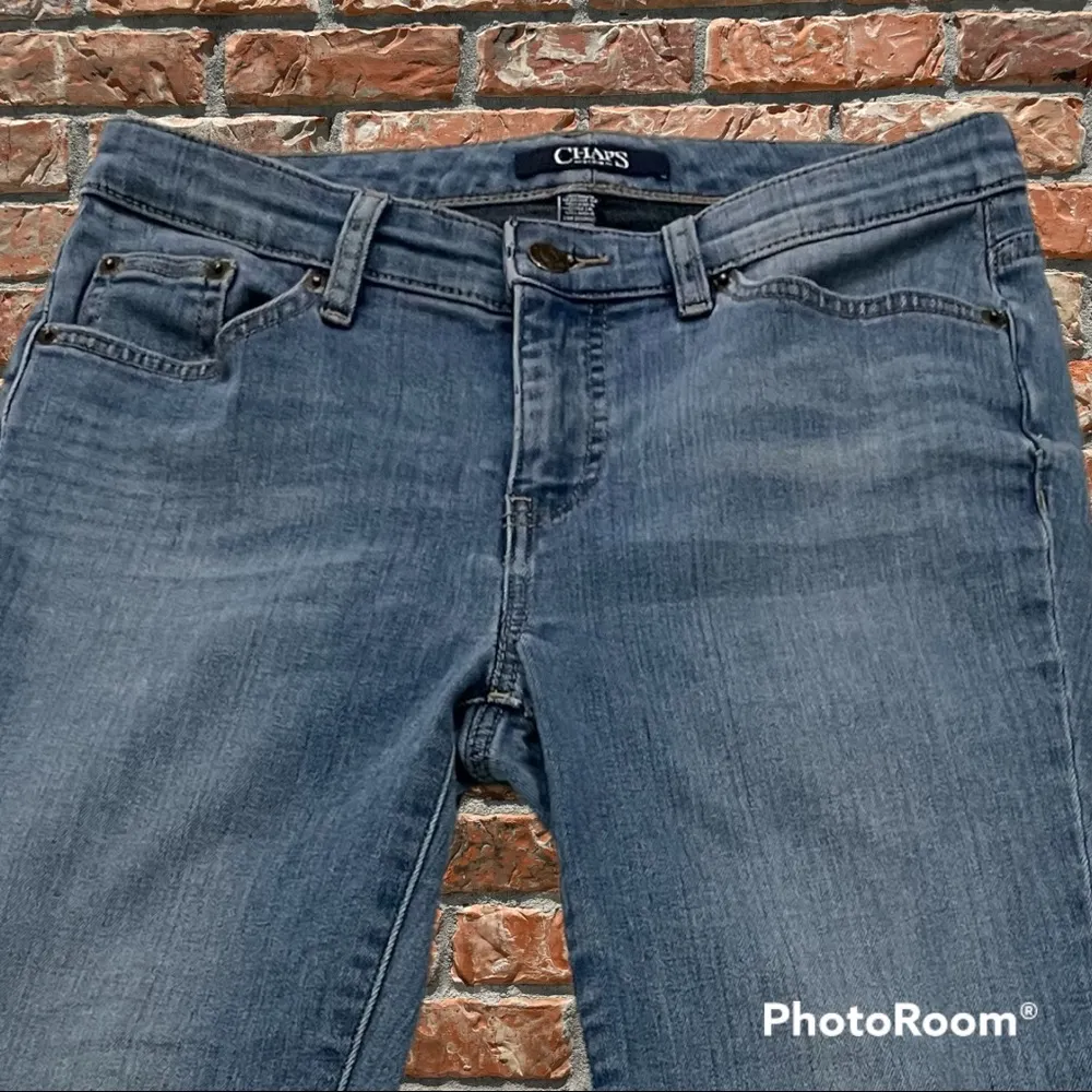 CHAPS 🎉HP🎉  denim distressed blue jeans / 2 / Excellent condition - Image 3