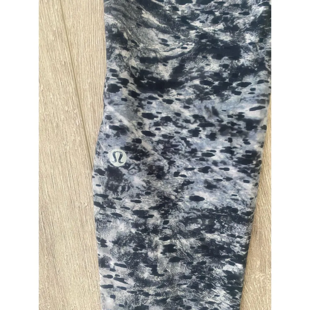 Lululemon Base Pace HR Tight 25”‎ Sz 6 In Estuary Grey - Image 6