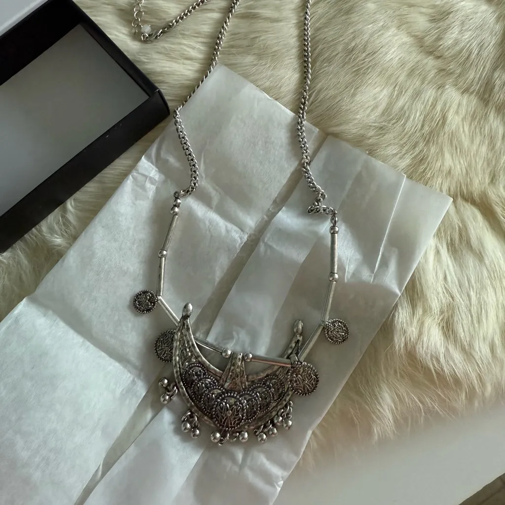 Avon Boho Wanderer Statement Necklace Silver - Image 3