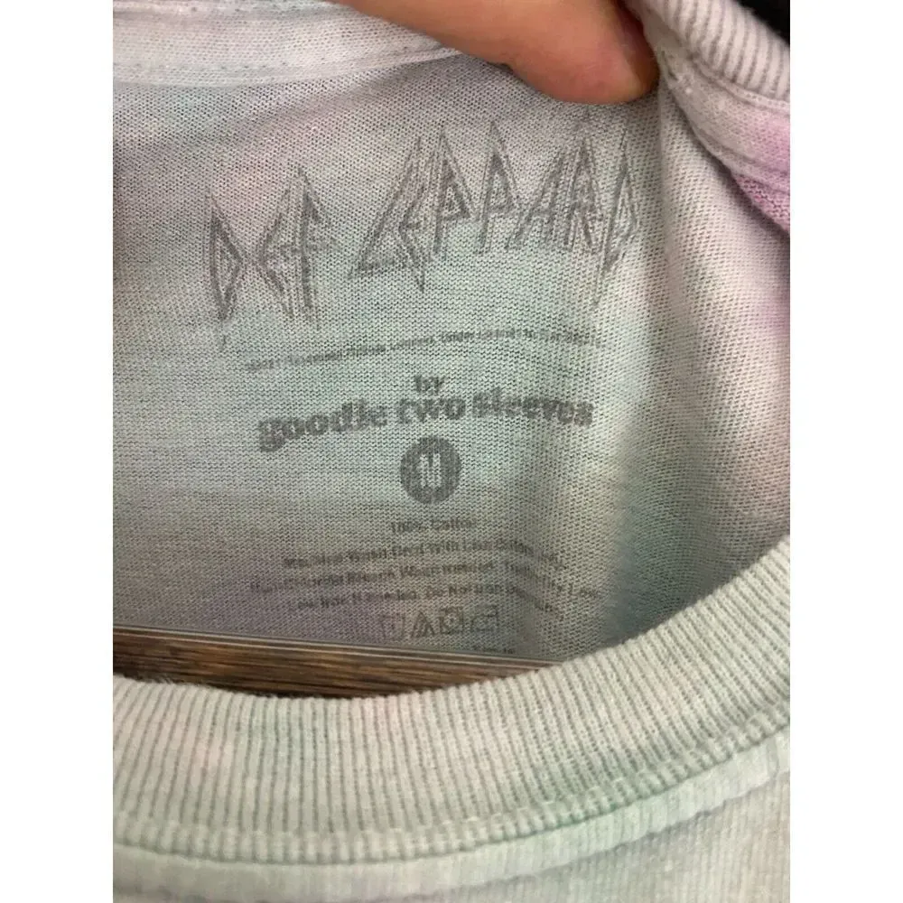 Def Leppard womens‎ short sleeve t shirt Medium high n dry goodie two sleeves - Image 3