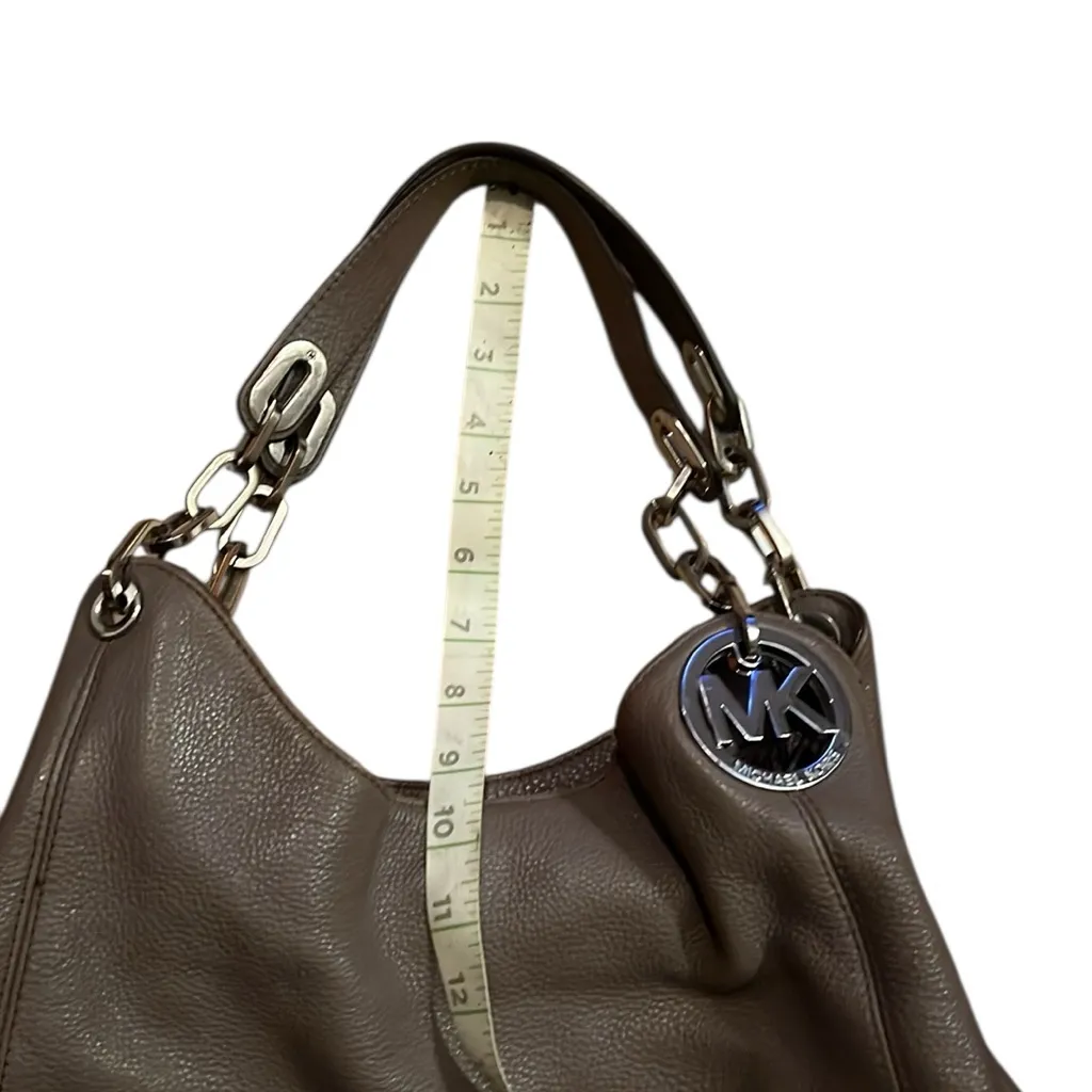 MK Michael Kors Elegant Gray Leather Shoulder Bag - Image 7