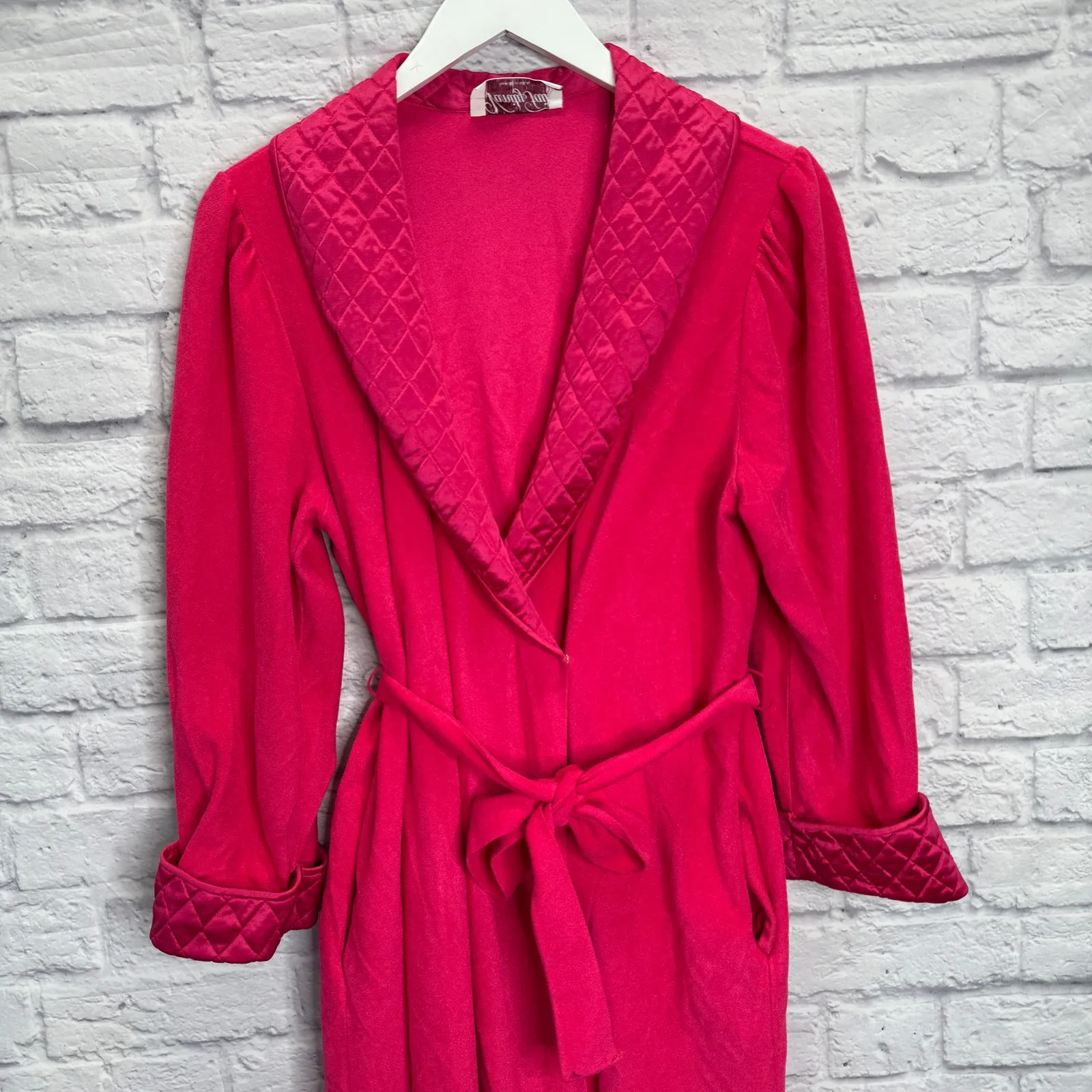 Vintage Vanity Fair Fleece Robe Housecoat Size M Bright Pink Nylon Blend Quilted - Image 3