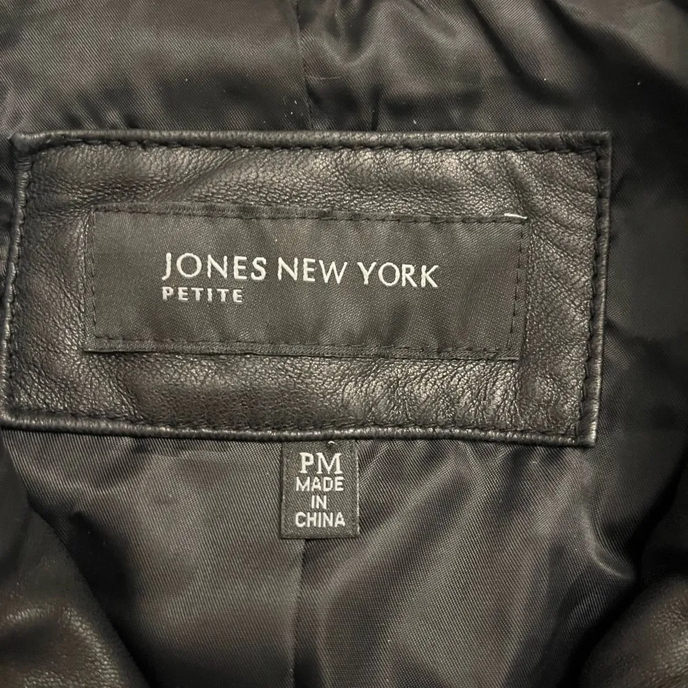 Jones New York black leather jacket - Image 3