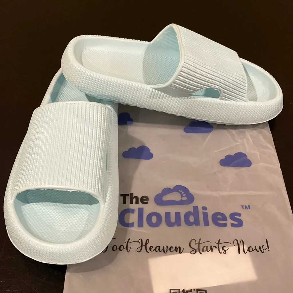 The Cloudies Cloud Slipper Baby Blue Size 8.5 - Image 5
