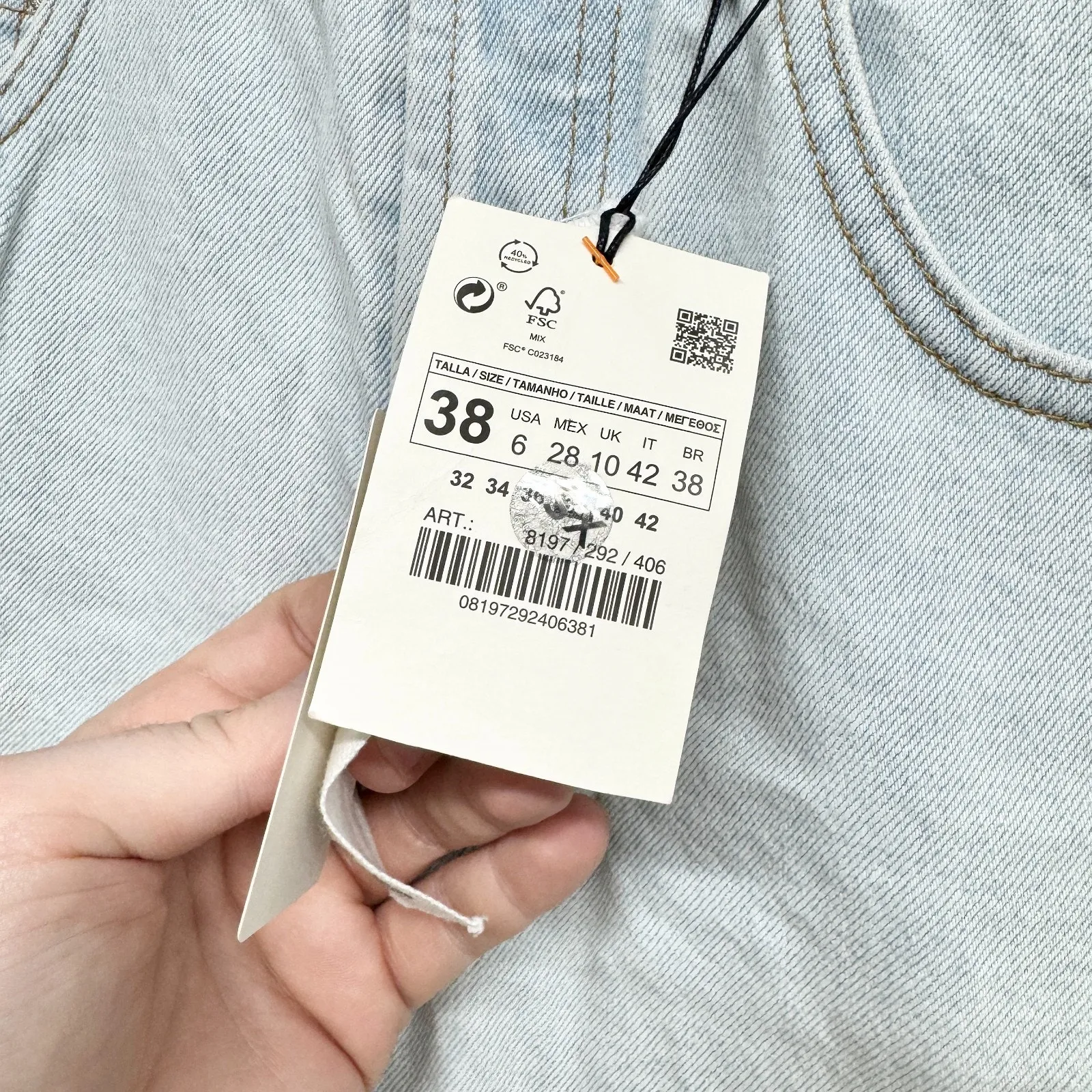 Zara Shorts Women SZ 6 Hi-Rise Hot Pant Light Wash Denim Cuffed Side Stripe NWT - Image 4