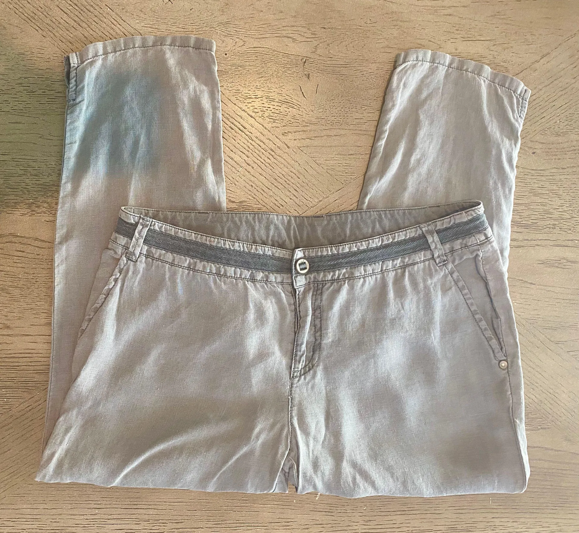 Like new  cropped linen pants. Sz M - Image 2