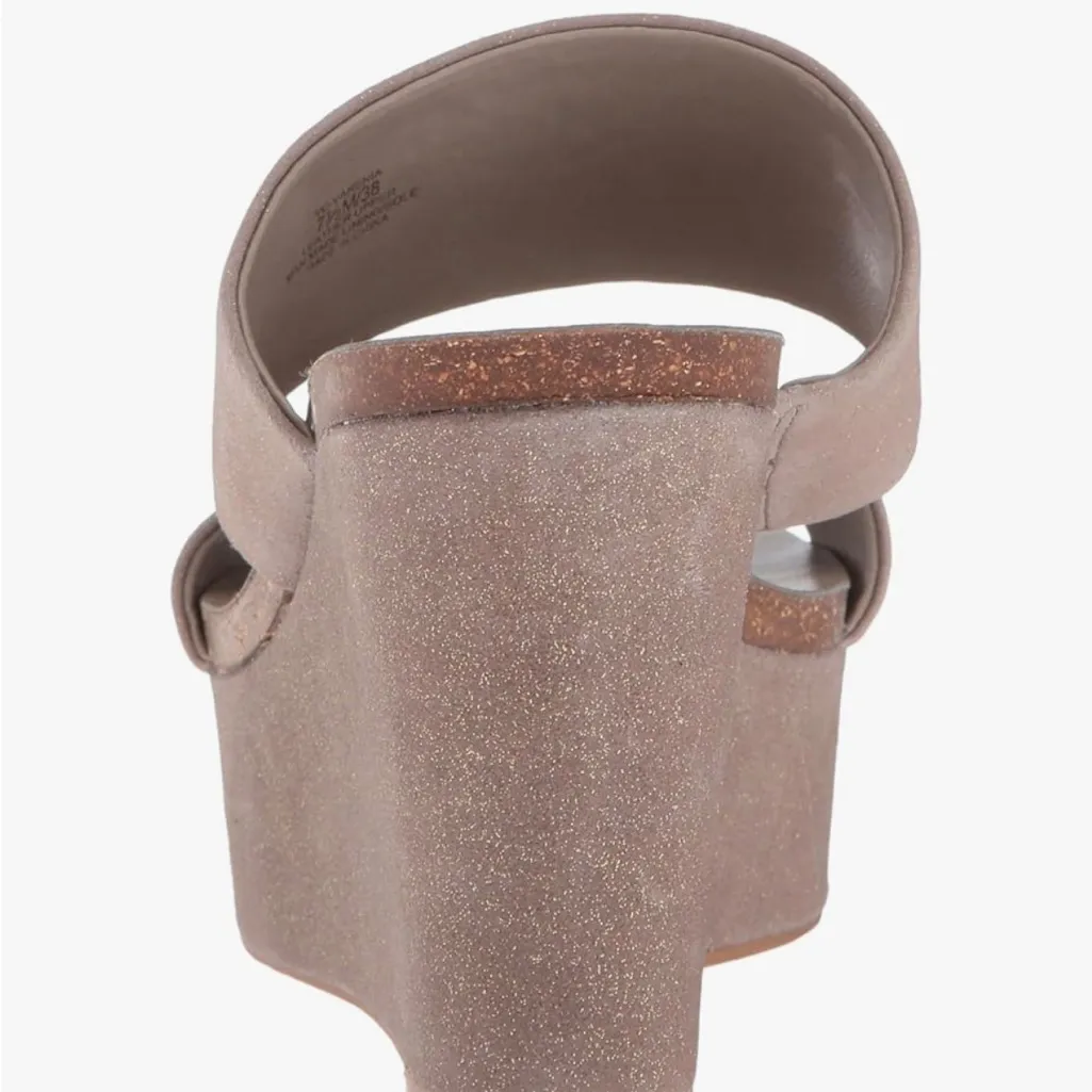 Vince Camuto Varenia Wedge Sandals Silver Grey Women’s Size 11 NWOT - Image 2