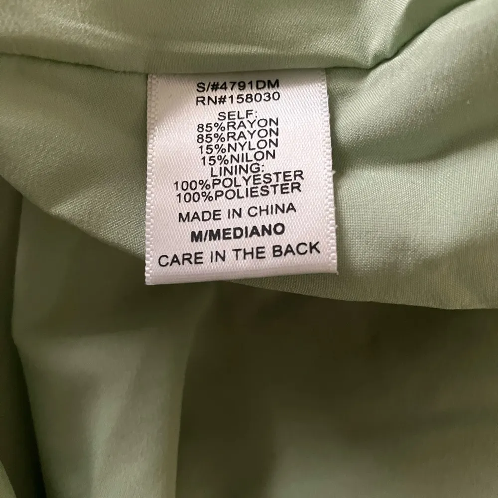 LOVE TREE Green Sleeveless Flowy Sundress Dress with Lace Detail - Image 6