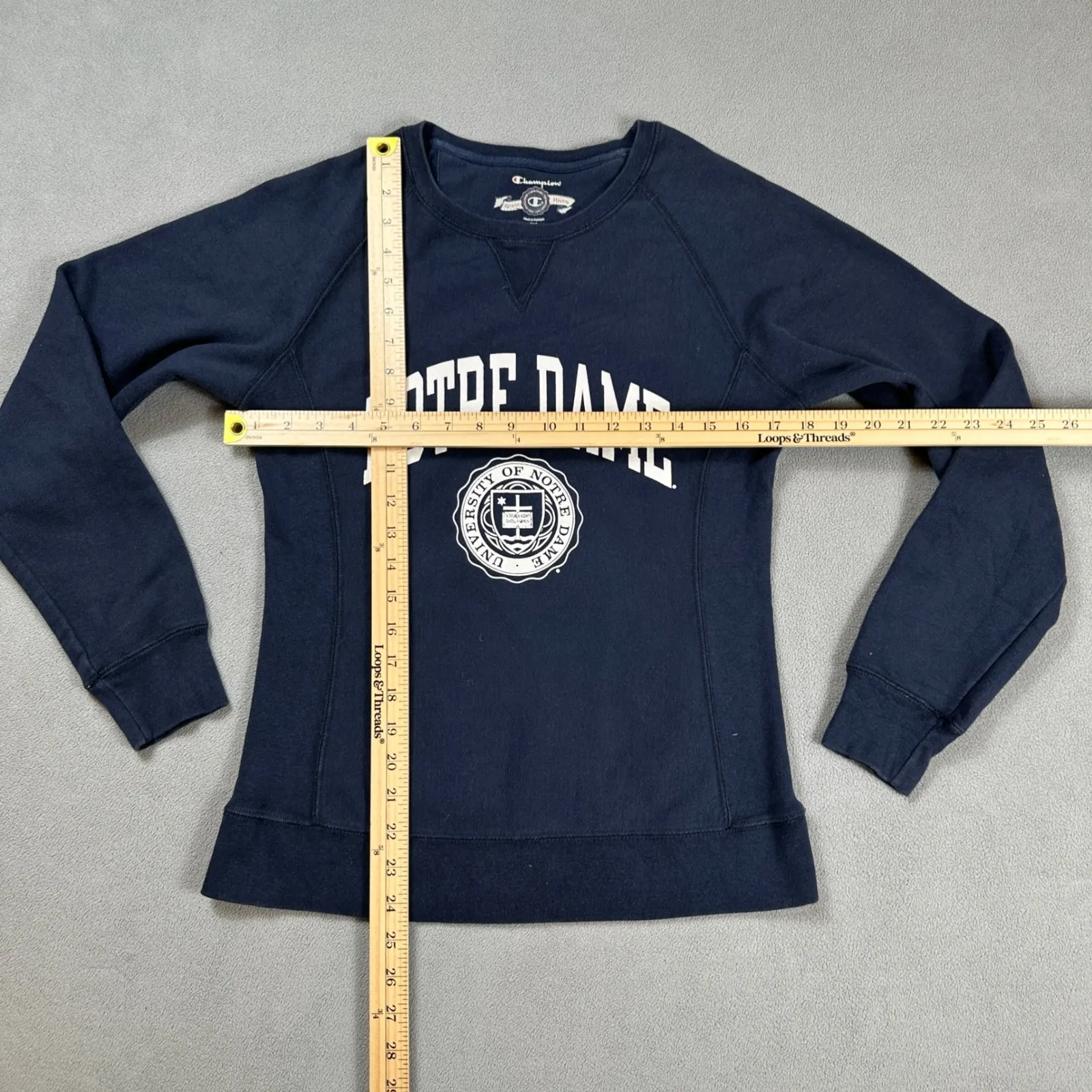 Champion Notre Dame Crewneck Sweatshirt Women's Small Fighting Irish Navy Blue - Image 3