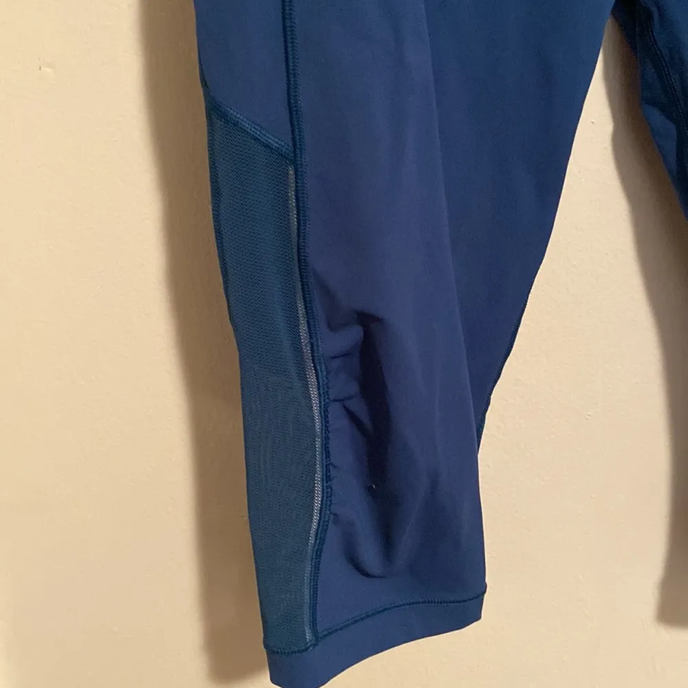 Lululemon Cropped Running Leggings - Image 2