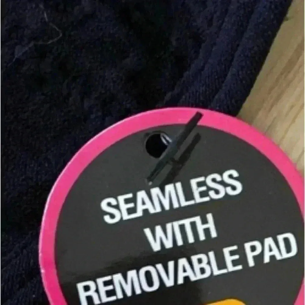 🆕Rene Rofe Seamless Cut Out Black Sport Bra🆕 Size L - Image 12