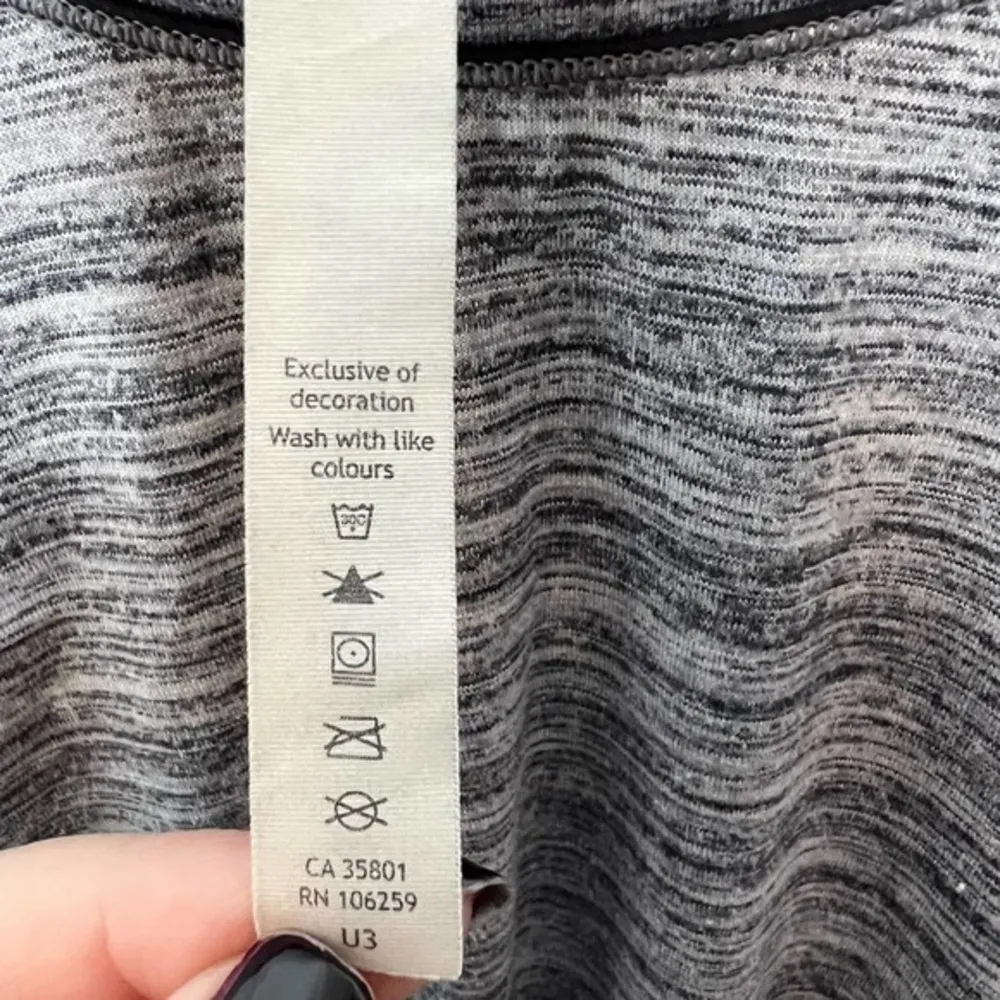 Lululemon gray Sweat Embrace Long Sleeve top with thumb holes women's size 8 - Image 8