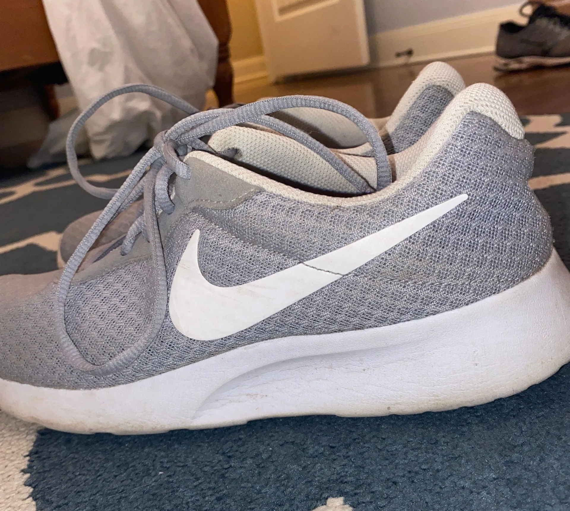 Nike Tanjun Tennis Shoes - Image 4