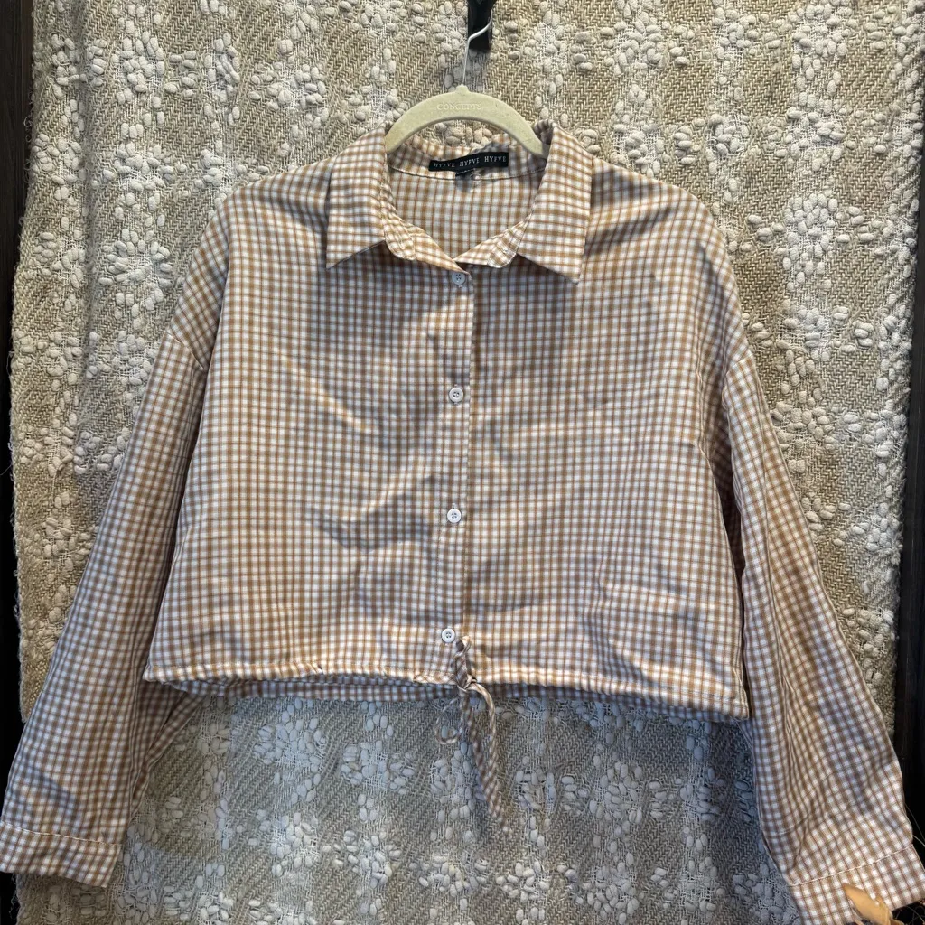 Hyfve Modern Button-Down Crop Top, Light Brown/Beige, Size M - Image 2