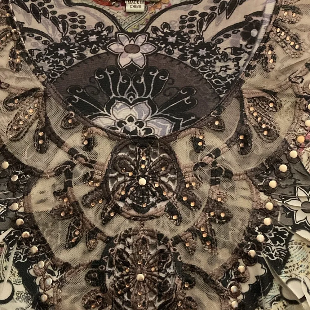 One World 1X Top 27” Long x 23” Pit to Pit - Image 4