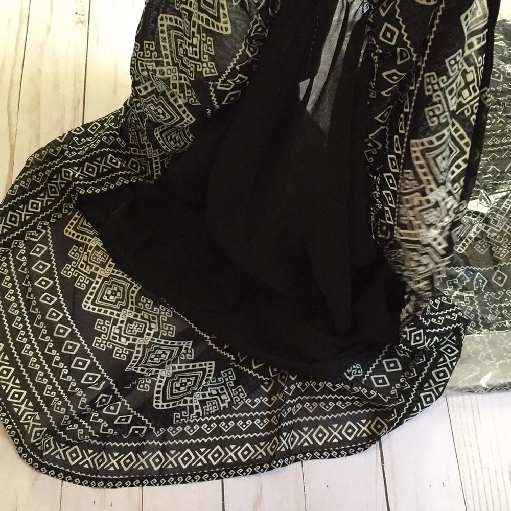 Forever21 Black White Tribal Batik Mini Skirt New - Image 8