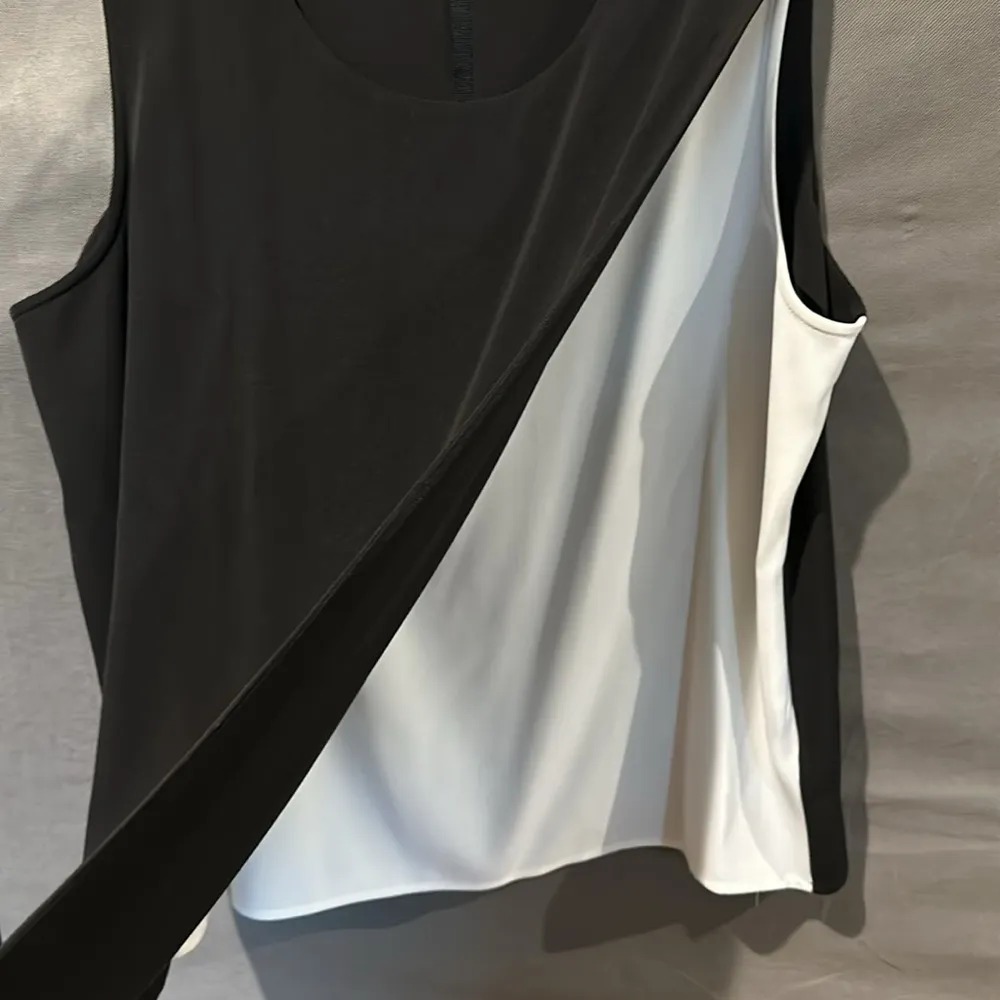 Calvin Klein Sleeveless shirt - Image 3
