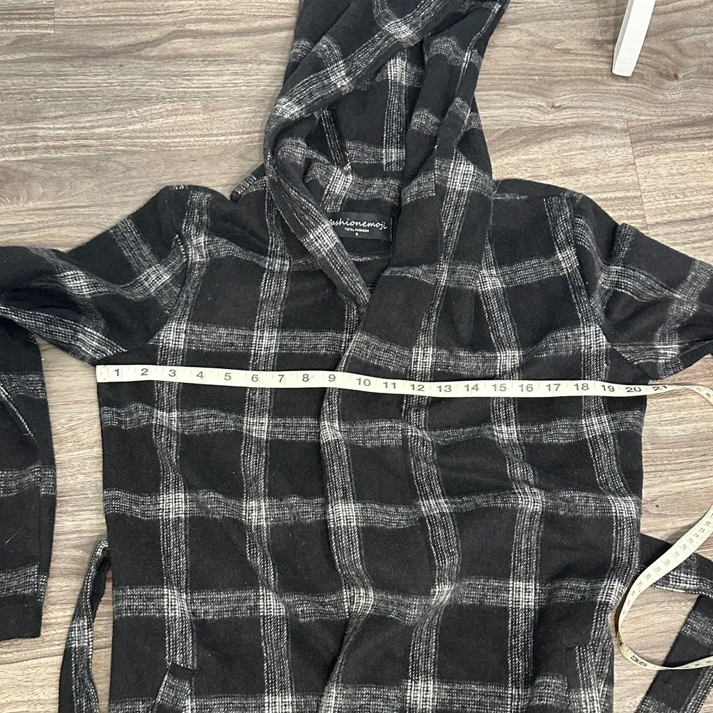 Elegant Black and Gray Plaid Women's Pea Coat - Image 8