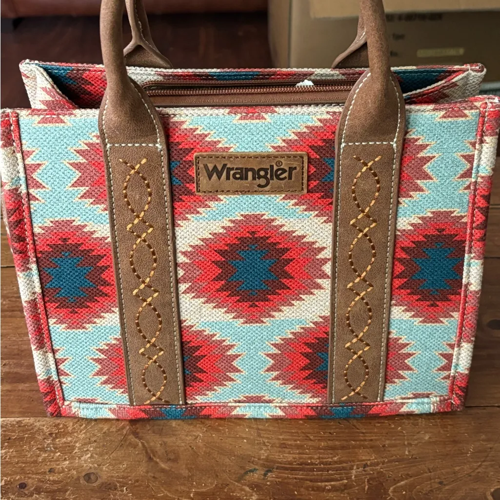 Wrangler Women's Aztec Pattern Tote Bag NWOT - Image 3