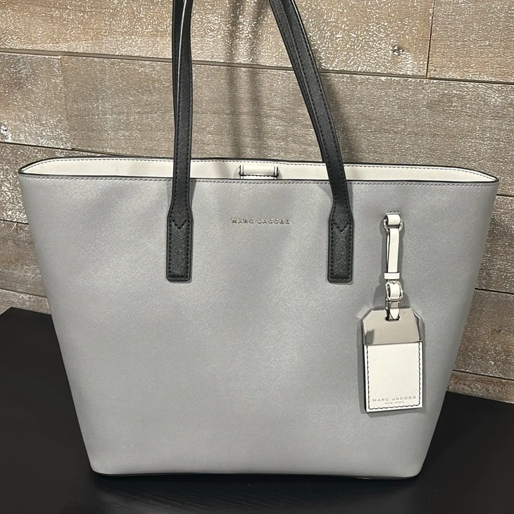 Marc Jacobs grey and white sidekick tote - Image 2