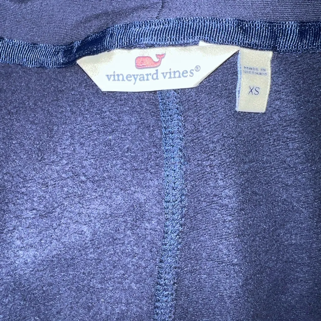 Vineyard Vines sweater - Image 2