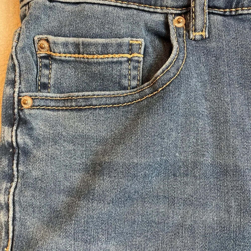 Garage Super Soft High Rise Premium Blue Denim Jean Shorts Cuffed Women's Size 3 - Image 2