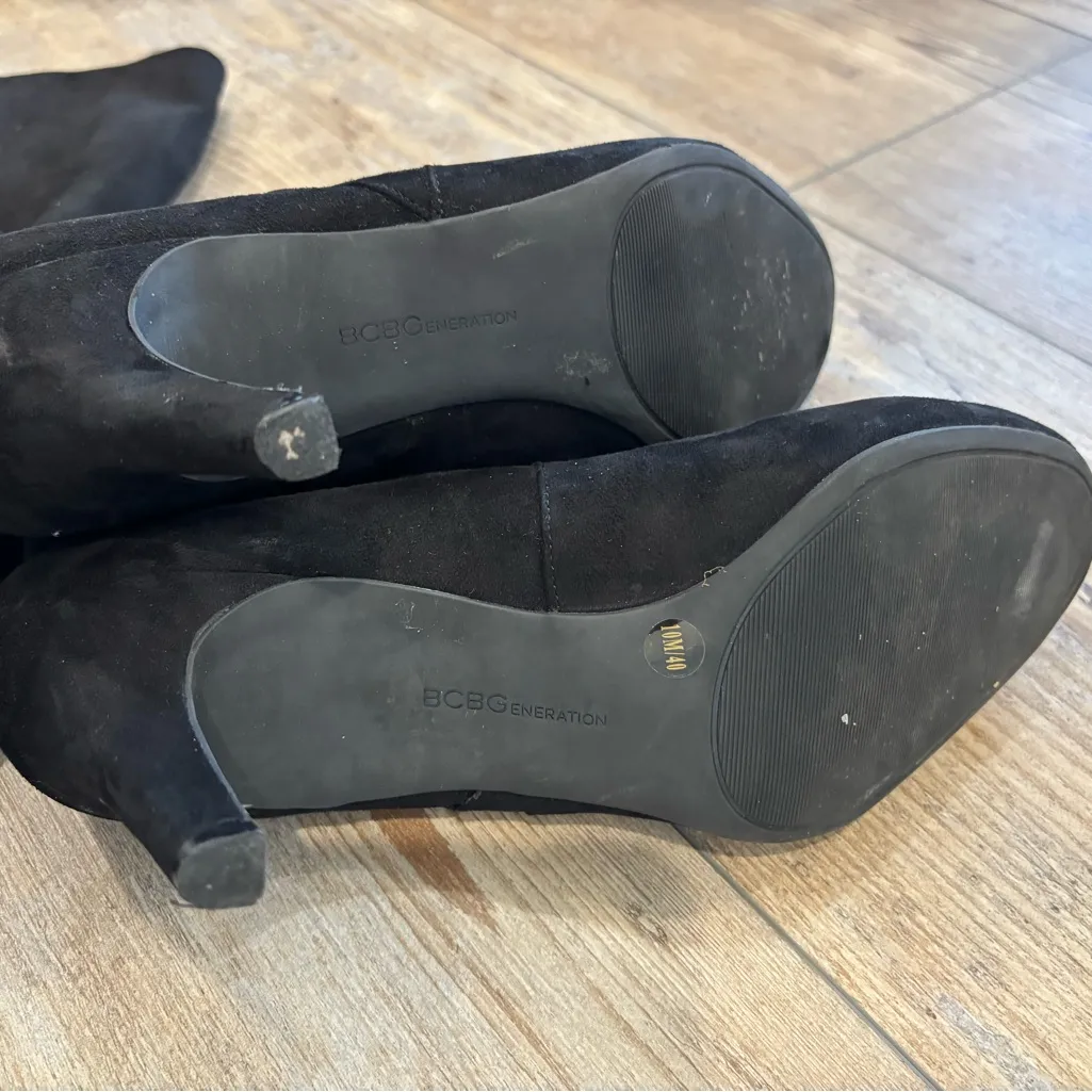 BCBGeneration Black Heeled Boots Sleek Design Size 10 - Image 6