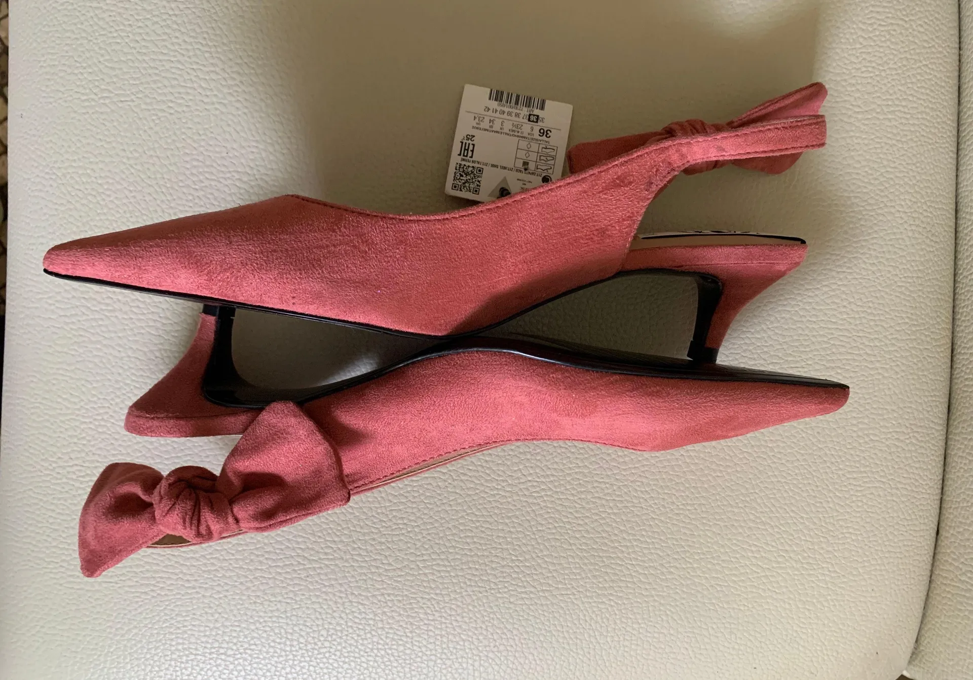 Heeled Suede Slingback Shoes With Bow - Image 10