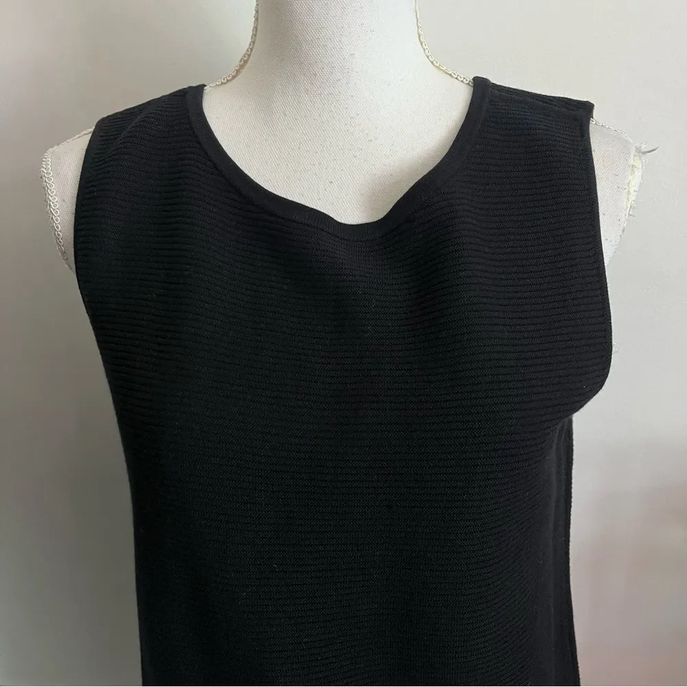 Talbots • Black Ribbed Sleeveless Women's Tank Top - Image 2