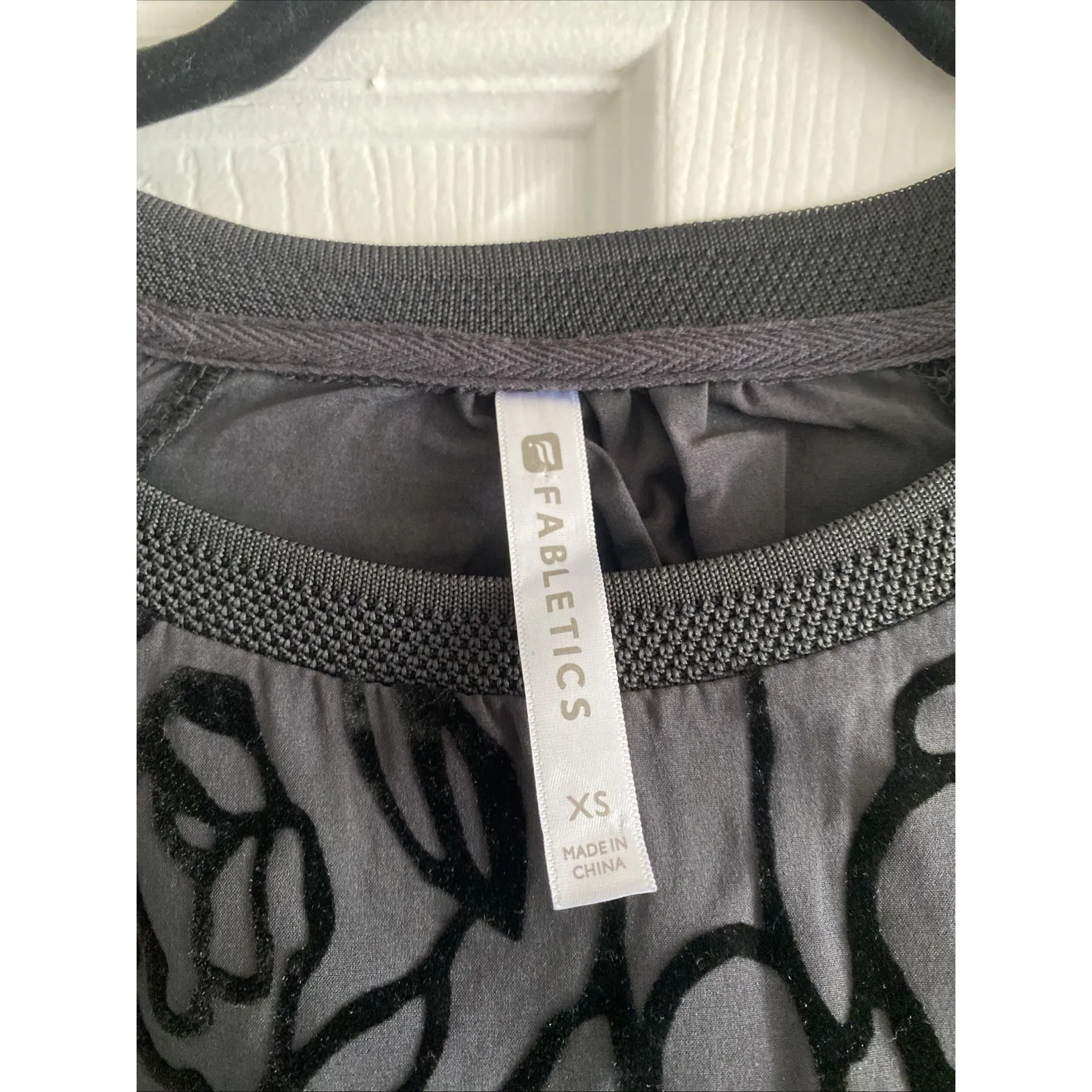 Fabletics Womens XS Black Lola Long Sleeve Top Floral Velour Open Shoulder - Image 4