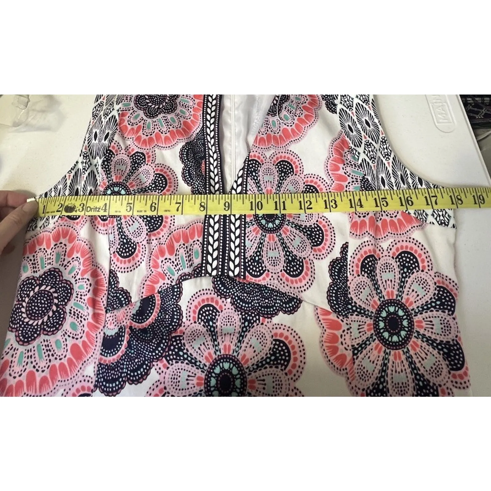 Liz Claiborne Woman’s Sleeveless V Neck Floral Lined Zip Back Fit Flare Size 8. - Image 5