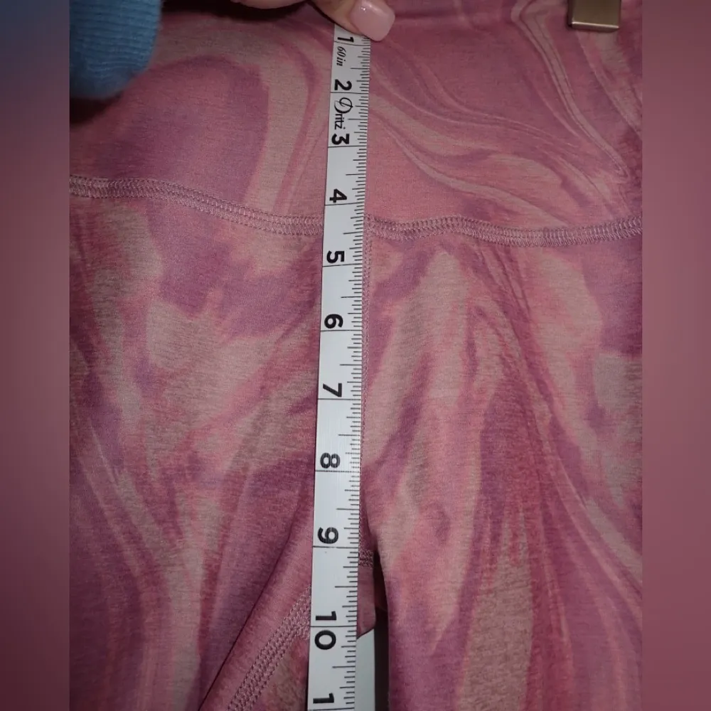 ✨Brand New✨ Beyond Yoga Women's Soft Mark Shorts Size S Purple Swirl High Waist - Image 9