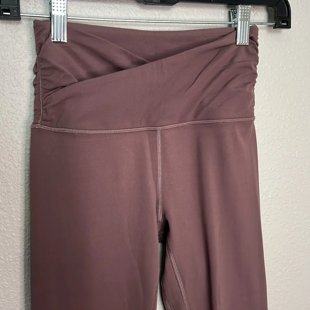 Lululemon Align Crop Cross Waist Size 4 - Image 6