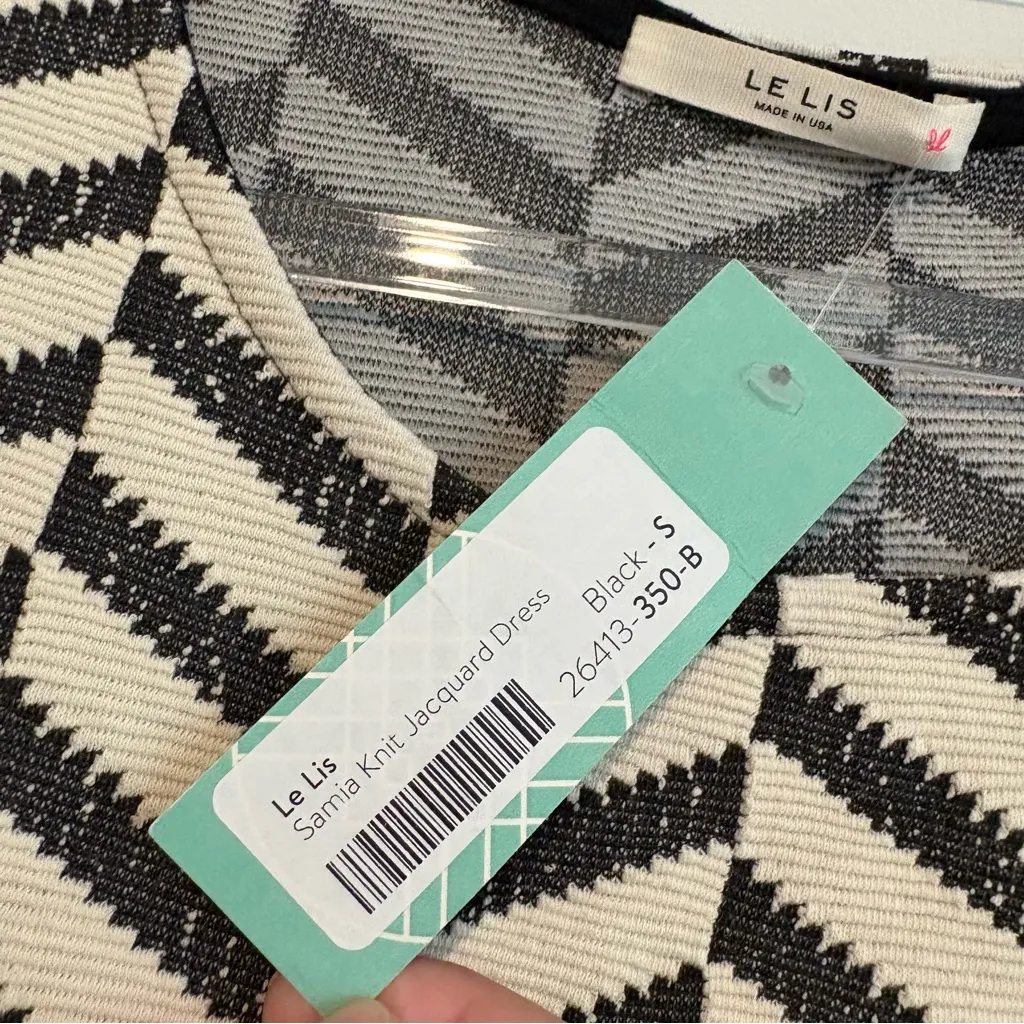 Le Lis Samia knit jacquard fit and flare sweater dress black and cream‎ small - Image 4